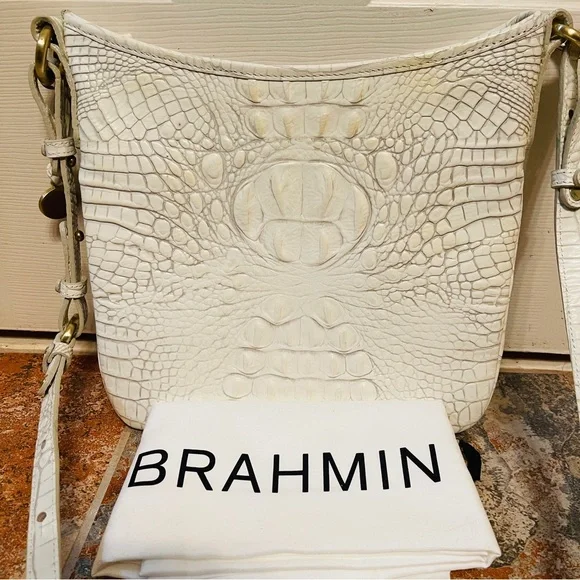 VINTAGE BRAHMIN JODY WHITE IVORY MELBOURNE GENUINE LEATHER CROSSBODY BAG!!